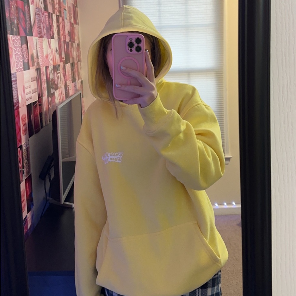 Yellow white fox oversized hoodie size s/m